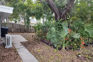 301 Mystic Lake Dr N, Saint Petersburg, FL 33702 - Photo 24