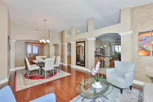 7318 Guilford Pine Ln, Apollo Beach, FL 33572 - Photo 4