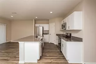 2154 Lawson Wy, Zephyrhills, FL 33541 - Photo 6