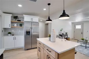 1411 Tyrone Blvd N, Saint Petersburg, FL 33710 - Photo 10