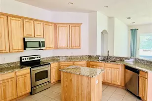 7346 Crescent Palm Dr, Wesley Chapel, FL 33545 - Photo 10