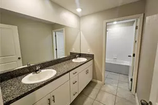 6822 King Crk Dr, Sun City Center, FL 33573 - Photo 32