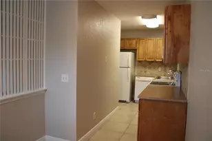 13753 Orange Sunset Dr, Tampa, FL 33618 - Photo 8