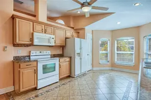1150 Oakwood Dr, Dunedin, FL 34698 - Photo 8