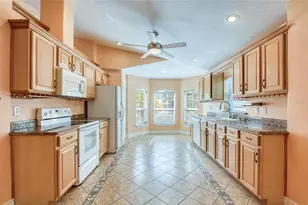 1150 Oakwood Dr, Dunedin, FL 34698 - Photo 6