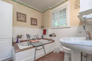 1323 18th St W, Bradenton, FL 34205 - Photo 14