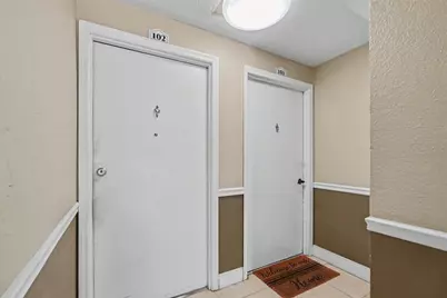 13832 Orange Sunset Drive #101, Tampa, FL 33618 - Photo 8