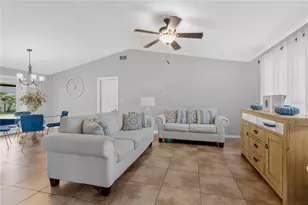 819 Jacaranda Dr, Oldsmar, FL 34677 - Photo 4