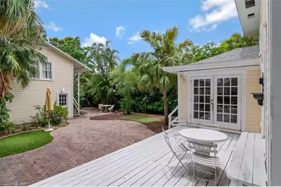 126 8th Avenue NE #1/2, Saint Petersburg, FL 33701 - Photo 2