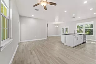 9609 Takomah Trail, Tampa, FL 33617 - Photo 10