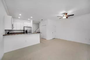 30741 Veridian Wy, Wesley Chapel, FL 33543 - Photo 10