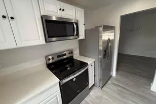 14915 Gentilly Pl, Tampa, FL 33624 - Photo 8