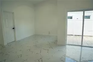 9224 Camino Villa Blvd, Tampa, FL 33635 - Photo 8