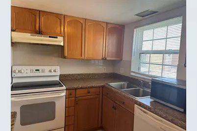 8542 10th Street N #C, Saint Petersburg, FL 33702 - Photo 2