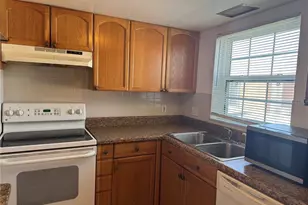 8542 10th St N, Saint Petersburg, FL 33702 - Photo 2