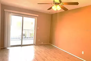 8542 10th St N, Saint Petersburg, FL 33702 - Photo 6