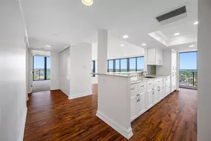 7600 Bayshore Dr, Treasure Island, FL 33706 - Photo 8