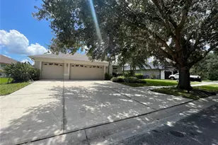 9322 Mangrove Ct, Tampa, FL 33647 - Photo 2