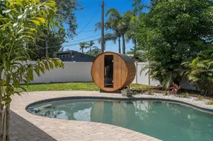 1715 Delaware Ave NE, Saint Petersburg, FL 33703 - Photo 16