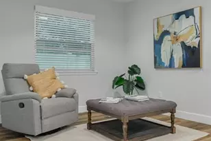 511 25th Ave N, Saint Petersburg, FL 33704 - Photo 8