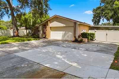 613 Pine Forest Drive, Brandon, FL 33511 - Photo 4