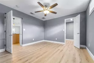 729 88th Ave N, Saint Petersburg, FL 33702 - Photo 14