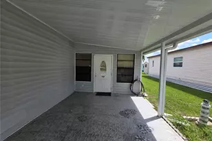 5634 Arrowhead Dr, Zephyrhills, FL 33542 - Photo 4
