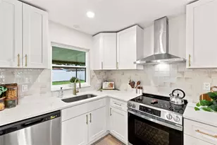 6041 15th St N, Saint Petersburg, FL 33703 - Photo 8