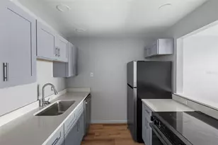 9013 Tudor Dr, Tampa, FL 33615 - Photo 2