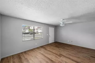 9013 Tudor Dr, Tampa, FL 33615 - Photo 6