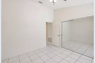 7001 N Clark Avenue, Tampa, FL 33614 - Photo 22