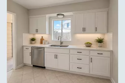 401 Patica Road NE, Saint Petersburg, FL 33702 - Photo 4