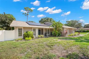 1419 Indian Trail S, Palm Harbor, FL 34683 - Photo 2