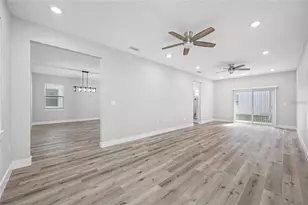 6910 Dartmouth Ave N, Saint Petersburg, FL 33710 - Photo 12
