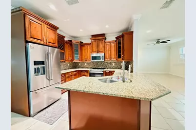 2721 W Sitka Street, Tampa, FL 33614 - Photo 8