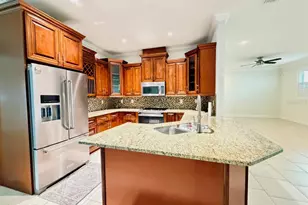 2721 W Sitka St, Tampa, FL 33614 - Photo 8