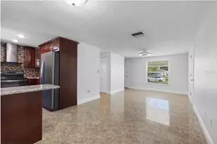 107 Valley Dr, Brandon, FL 33510 - Photo 10