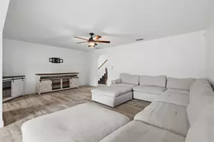 4604 Ashburn Square Dr, Tampa, FL 33610 - Photo 10