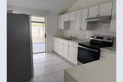 10205 Bellhurst Court, Tampa, FL 33615 - Photo 4