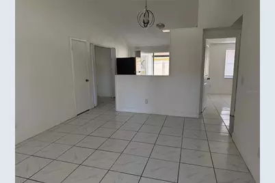 10205 Bellhurst Court, Tampa, FL 33615 - Photo 6