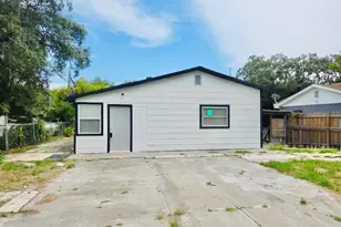 1018 E Holland Ave, Tampa, FL 33612 - Photo 20