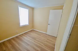 1018 E Holland Ave, Tampa, FL 33612 - Photo 12