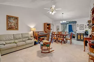 10227 Gifford Dr, Spring Hill, FL 34608 - Photo 2