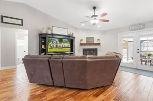 2203 Par Meadows Ln, Plant City, FL 33566 - Photo 16