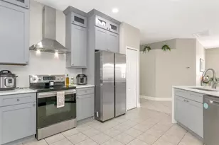 501 Stone Briar Dr, Ruskin, FL 33570 - Photo 8