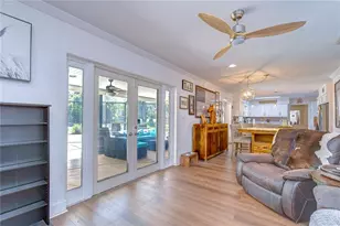 901 Woodview Dr, Brandon, FL 33511 - Photo 16