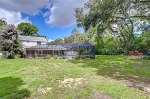 901 Woodview Dr, Brandon, FL 33511 - Photo 34