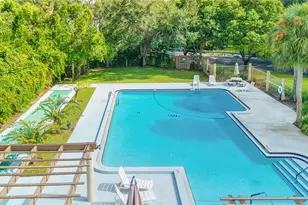 903 Buck Ct, Brandon, FL 33511 - Photo 34