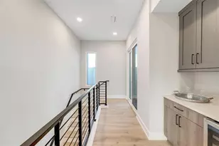 372 6th St S, Saint Petersburg, FL 33701 - Photo 34