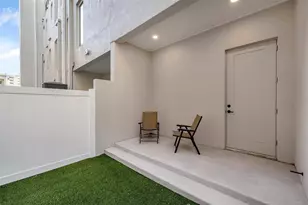 372 6th St S, Saint Petersburg, FL 33701 - Photo 52